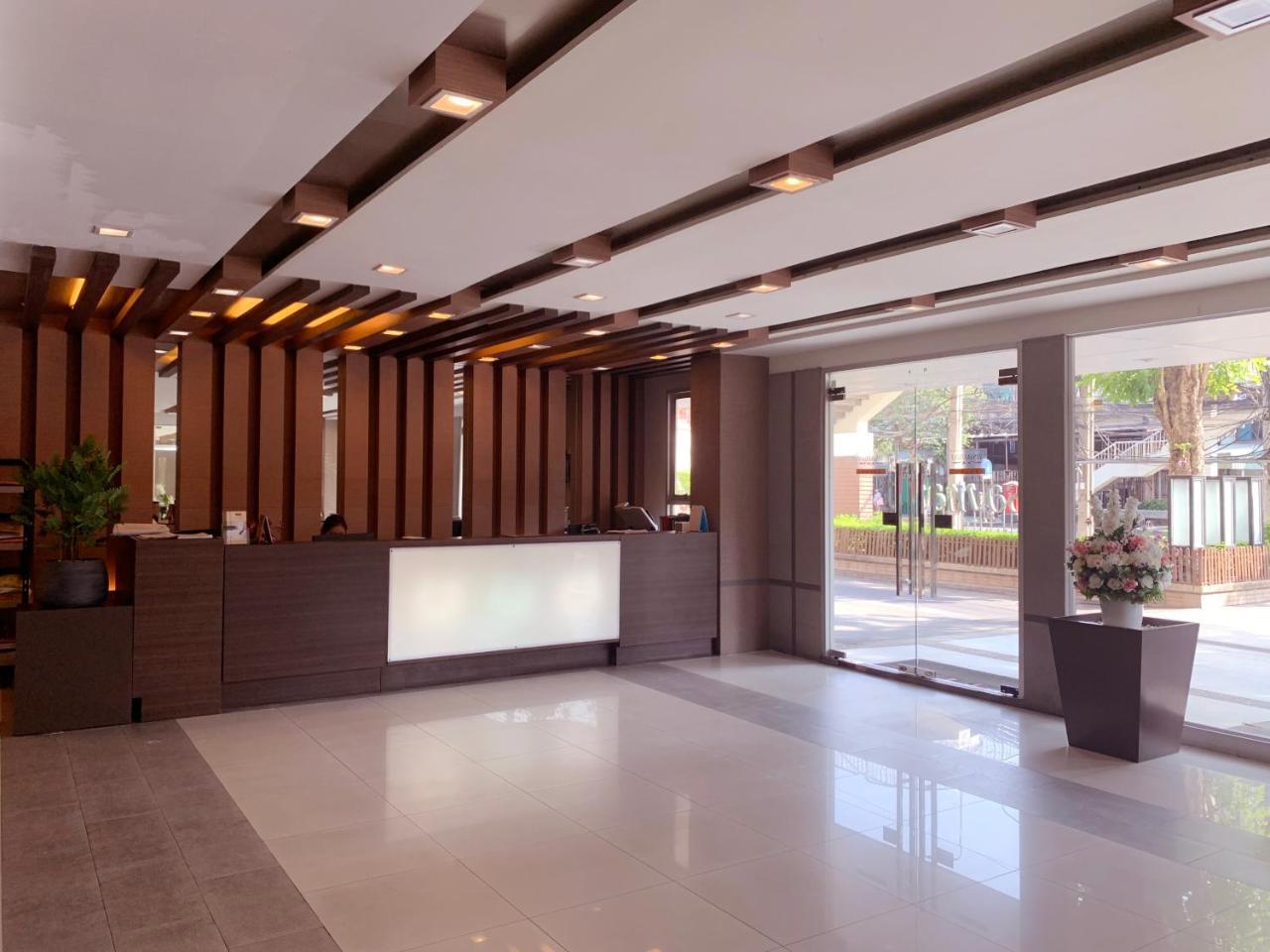 Krongthong Mansion & Hotel Bangkok Exterior photo